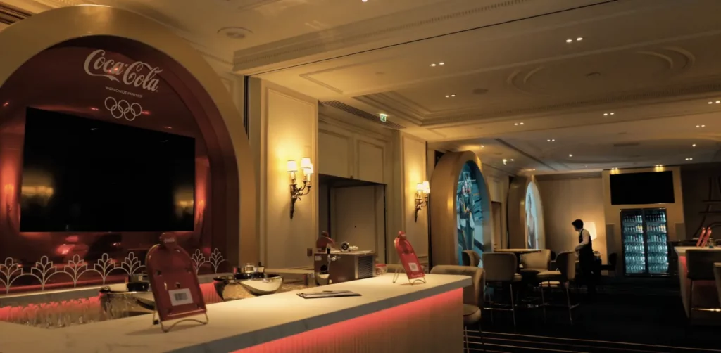 graphik retail decoration event reboard nancy jo paris 