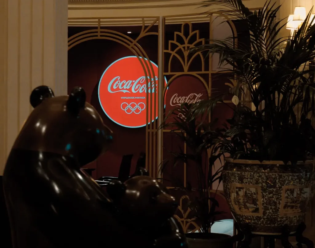 graphik retail decoration event reboard nancy jo paris 