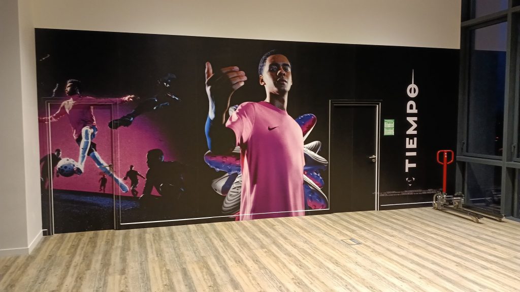 graphik retail decoration event reboard nancy nike x campus du psg 