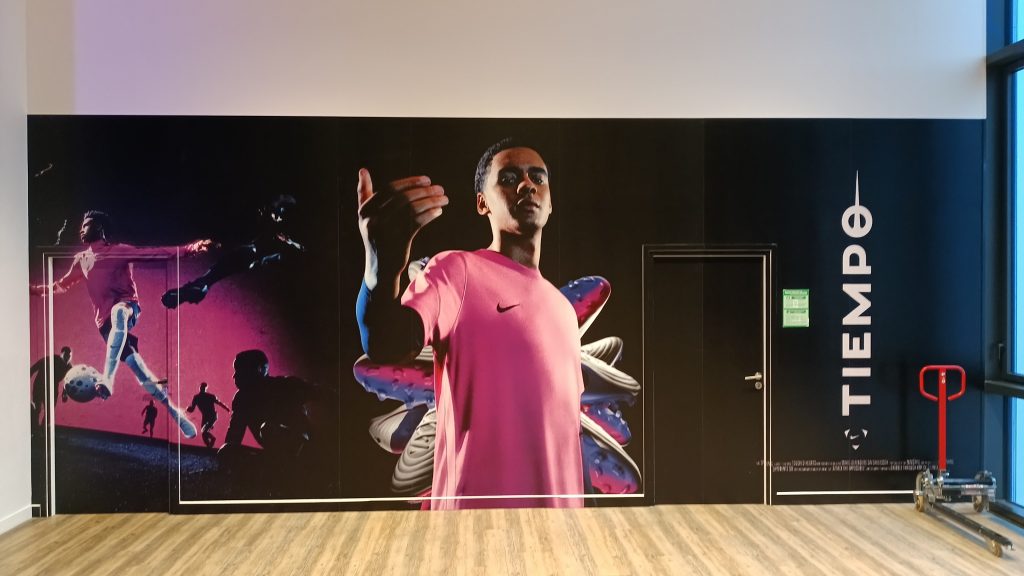 graphik retail decoration event reboard nancy nike x campus du psg 